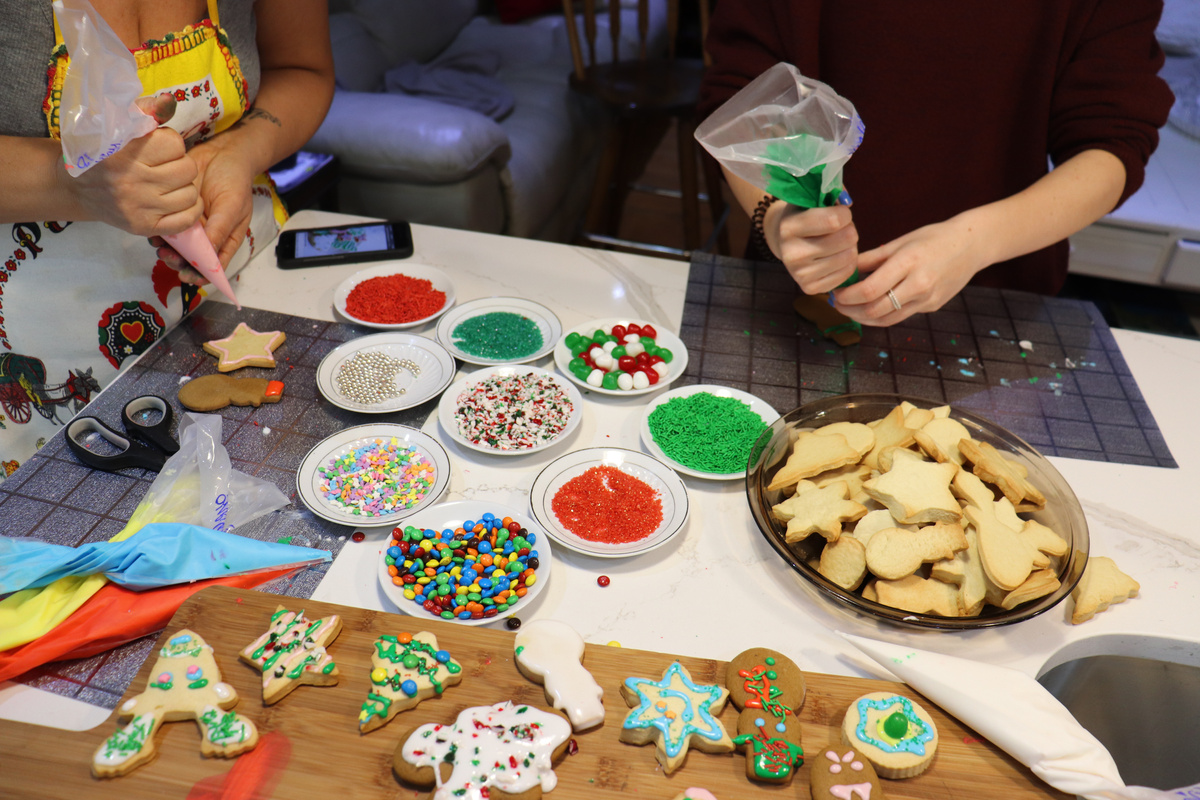 Decorating Christmas sugar cookies